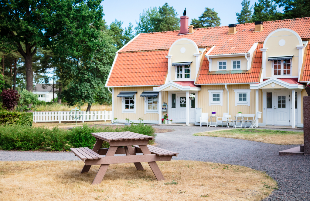 Kolberga picnicmøbelsæt ved villa