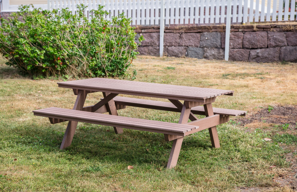 Møbel Kolberga - picnicmøbelsæt i trækomposit